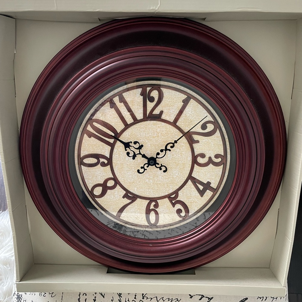 Wall Clocks for Living Room Decor Classic Wall Clock with Roman Clear letters